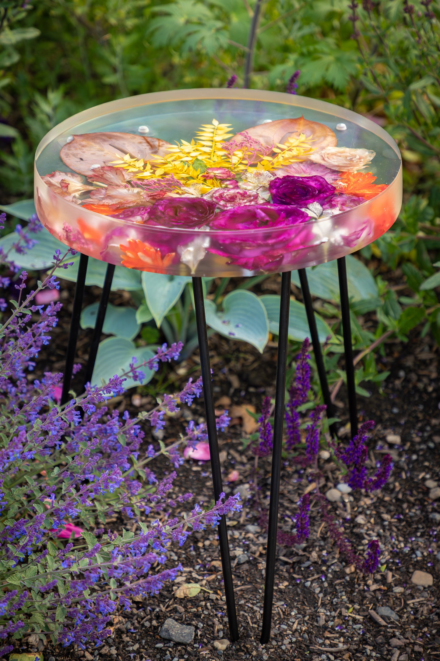 16-Inch Resin Side Table