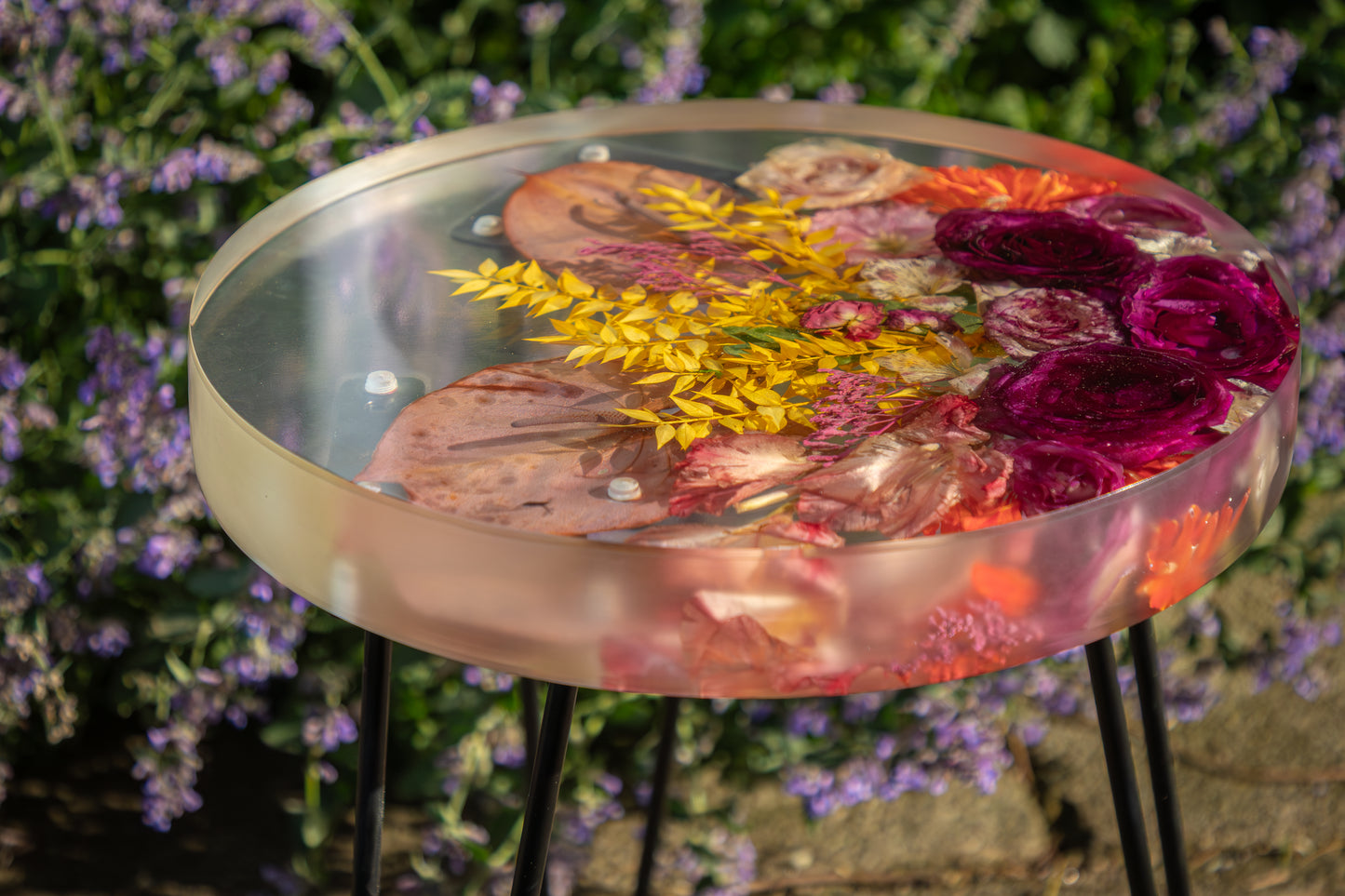 16-Inch Resin Side Table